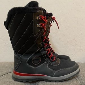 New, no tags Aquatherm Canada Women’s boots, size 11